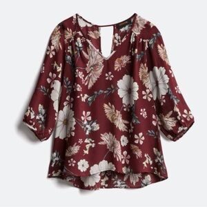 Renee C. Loni Keyhole Back Floral Blouse